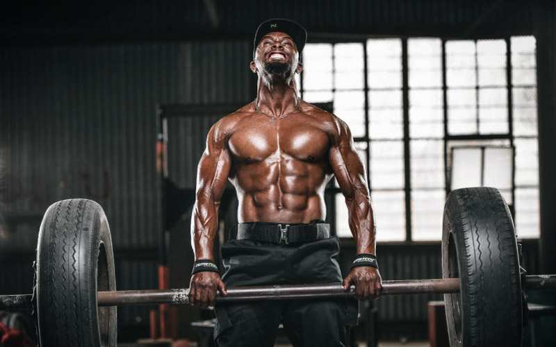 Jola performing a deadlift